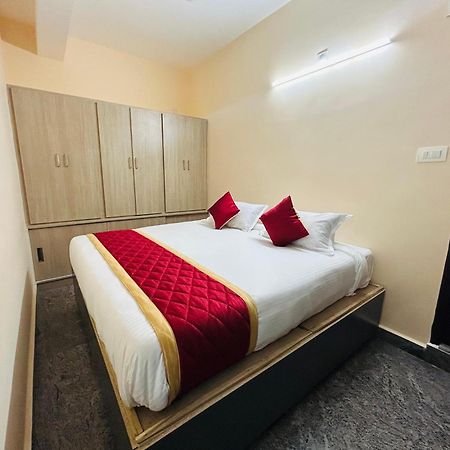 Y Stay Homestay Tirupati Luaran gambar