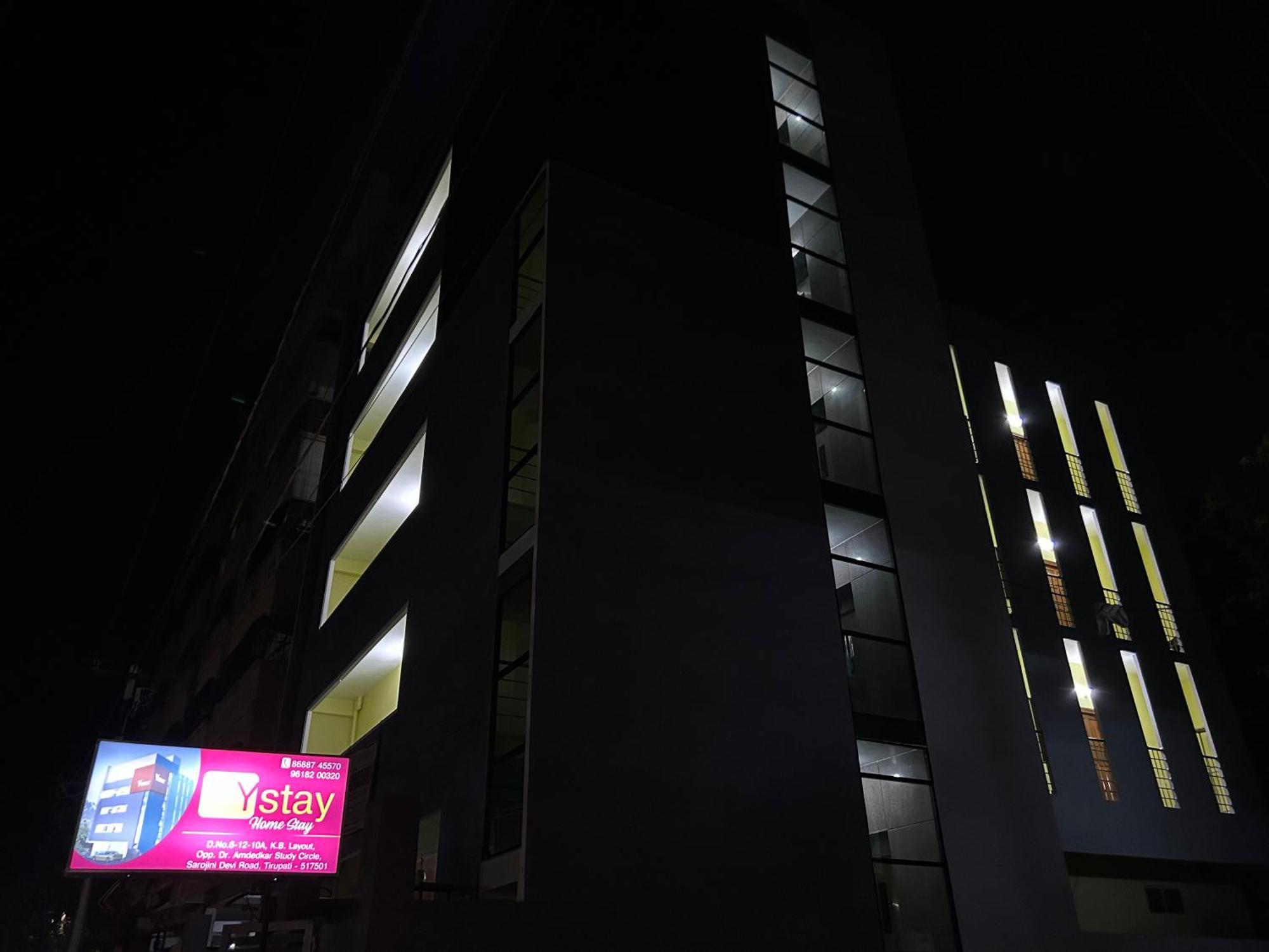 Y Stay Homestay Tirupati Luaran gambar
