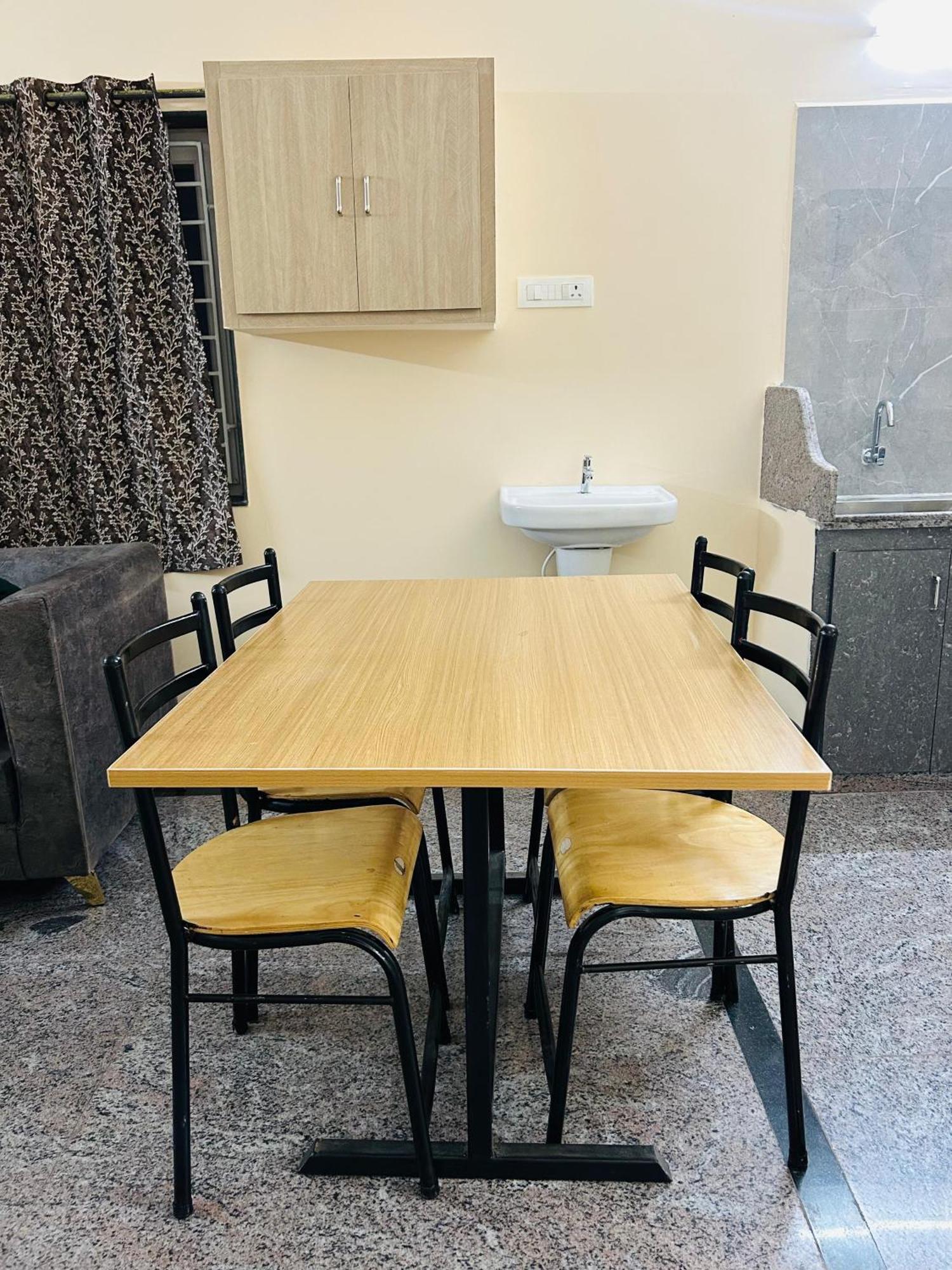 Y Stay Homestay Tirupati Luaran gambar